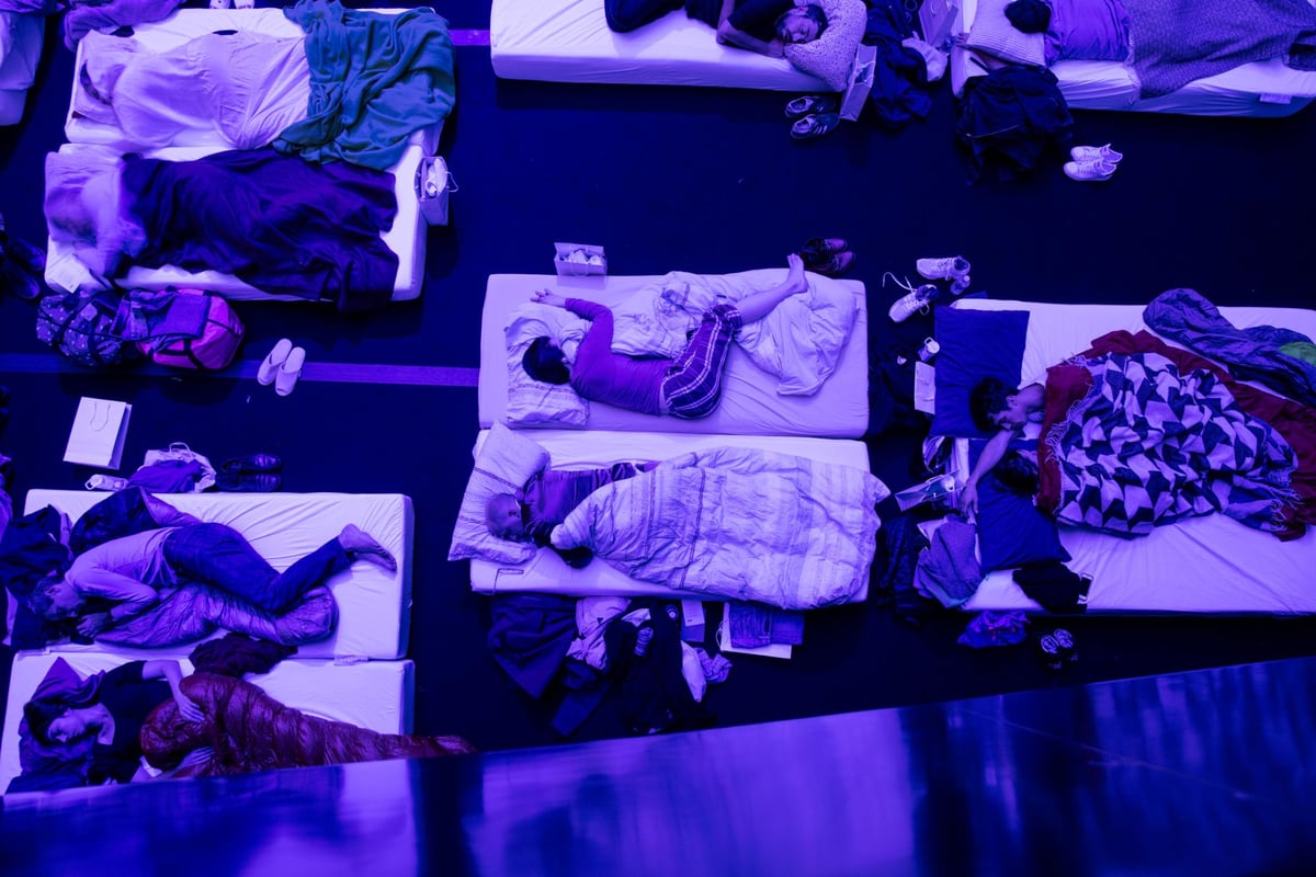 sleep-max-richter-concert-paris-beds-post-minimalism.adapt.1900.1.jpg